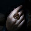 Bague Nefertari — Agate Brune & Or